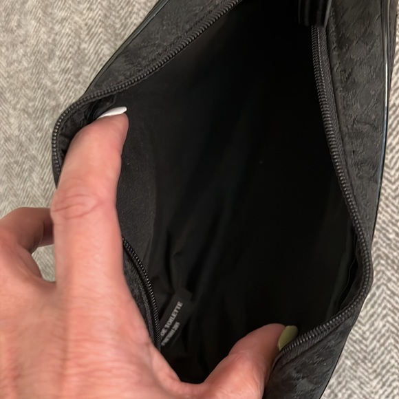 Dior Beauty Bag - Picture 5 of 5